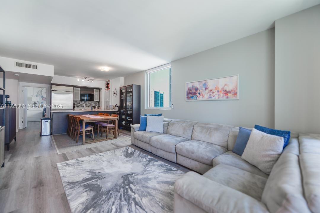 55 SE 6th St #2110 Miami, FL 33131