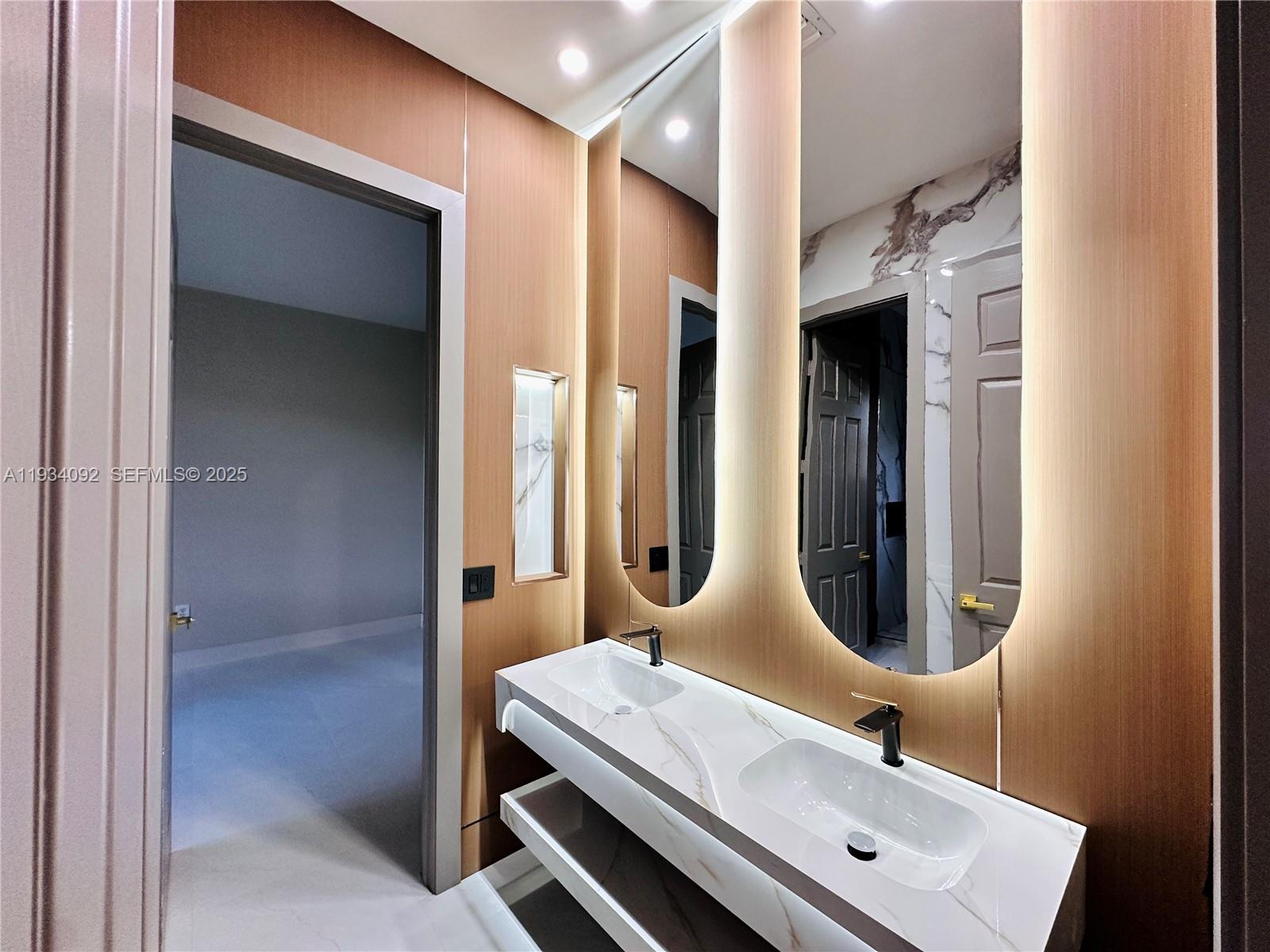 13785 SW 40th St Davie, FL 33330