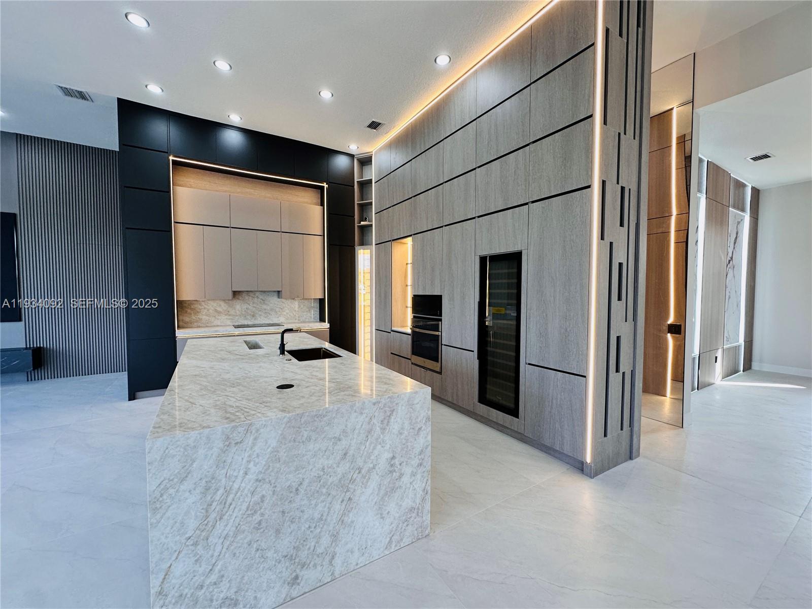 13785 SW 40th St Davie, FL 33330