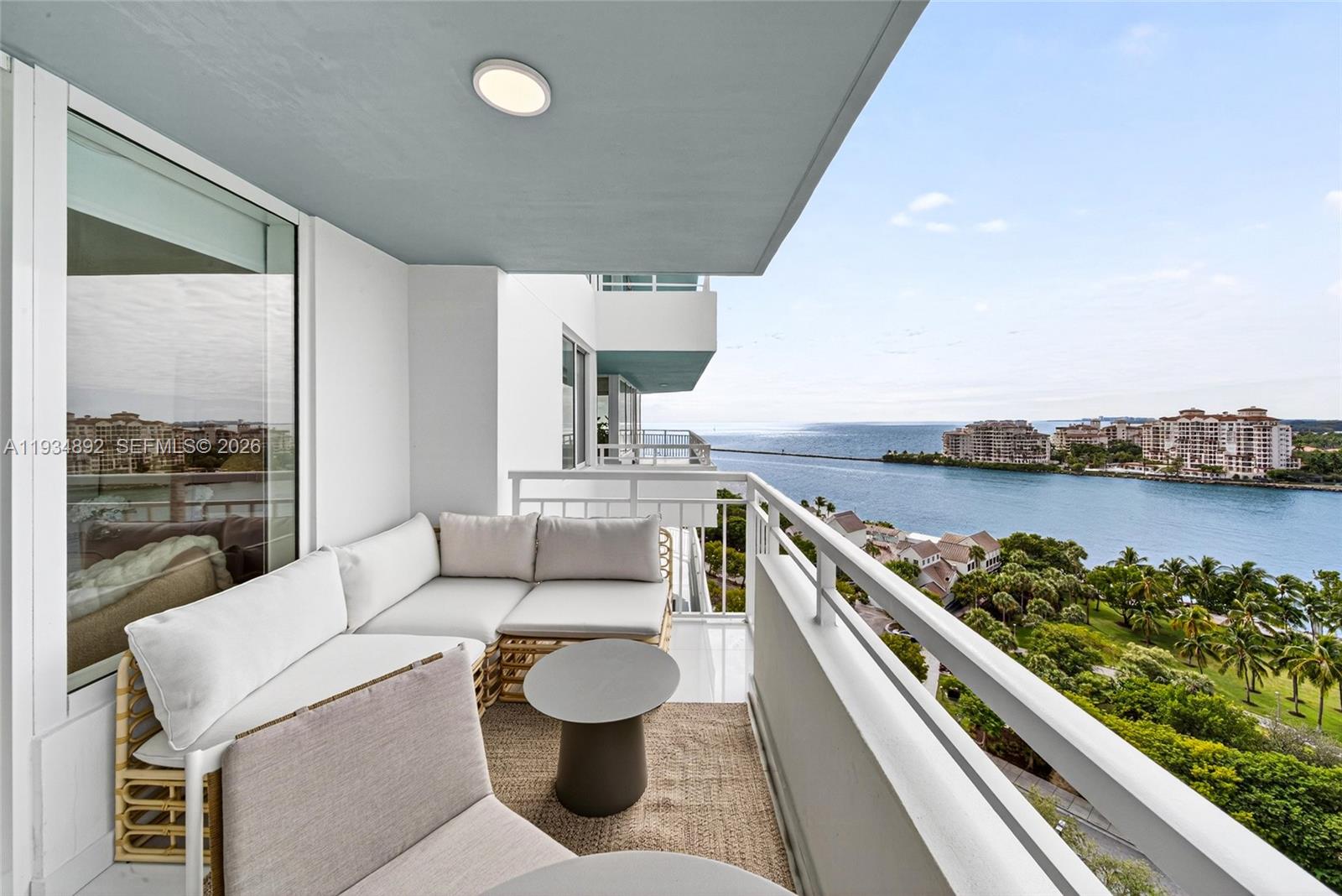 image South Pointe Towers9