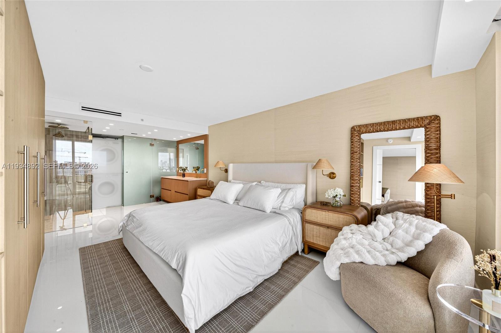 image South Pointe Towers14