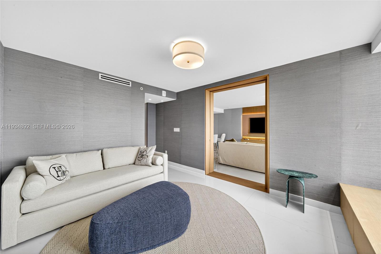 image South Pointe Towers22