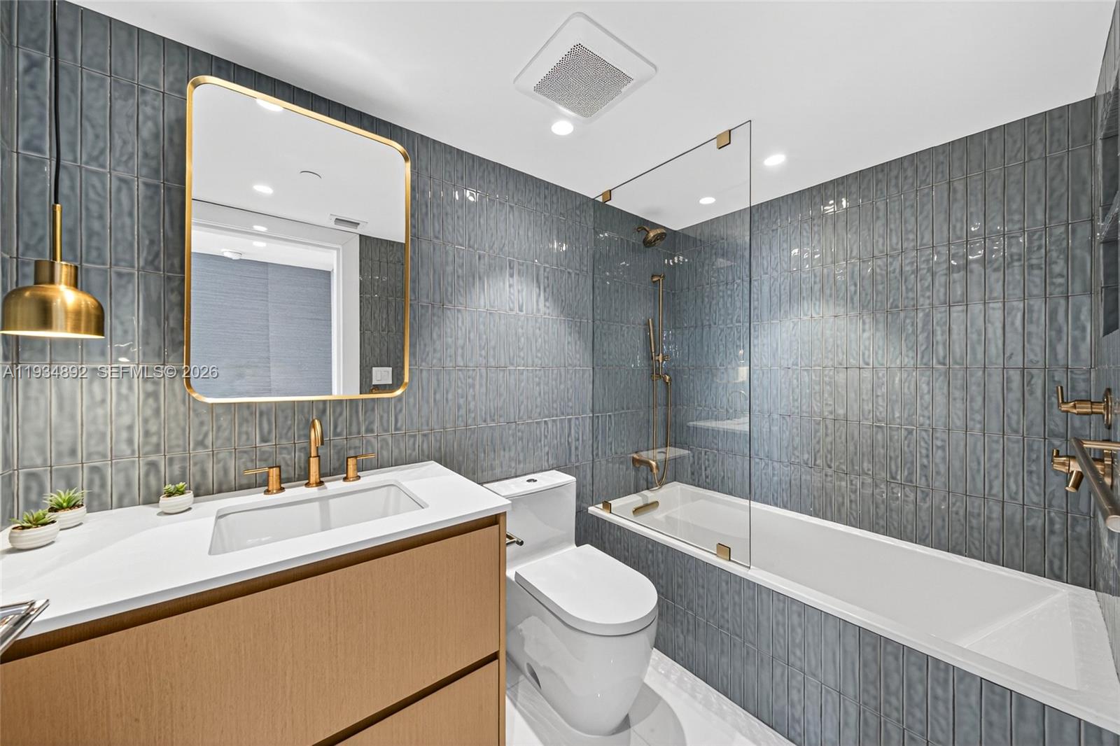 image South Pointe Towers24