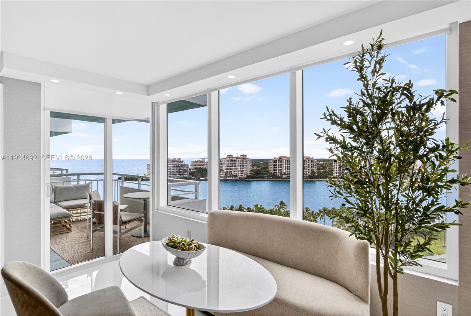 image South Pointe Towers4