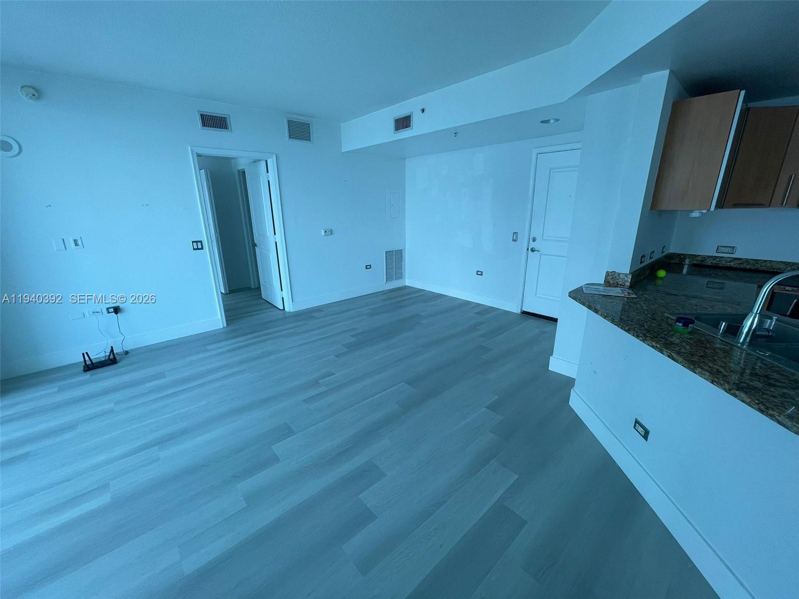 image Platinum Condominium5