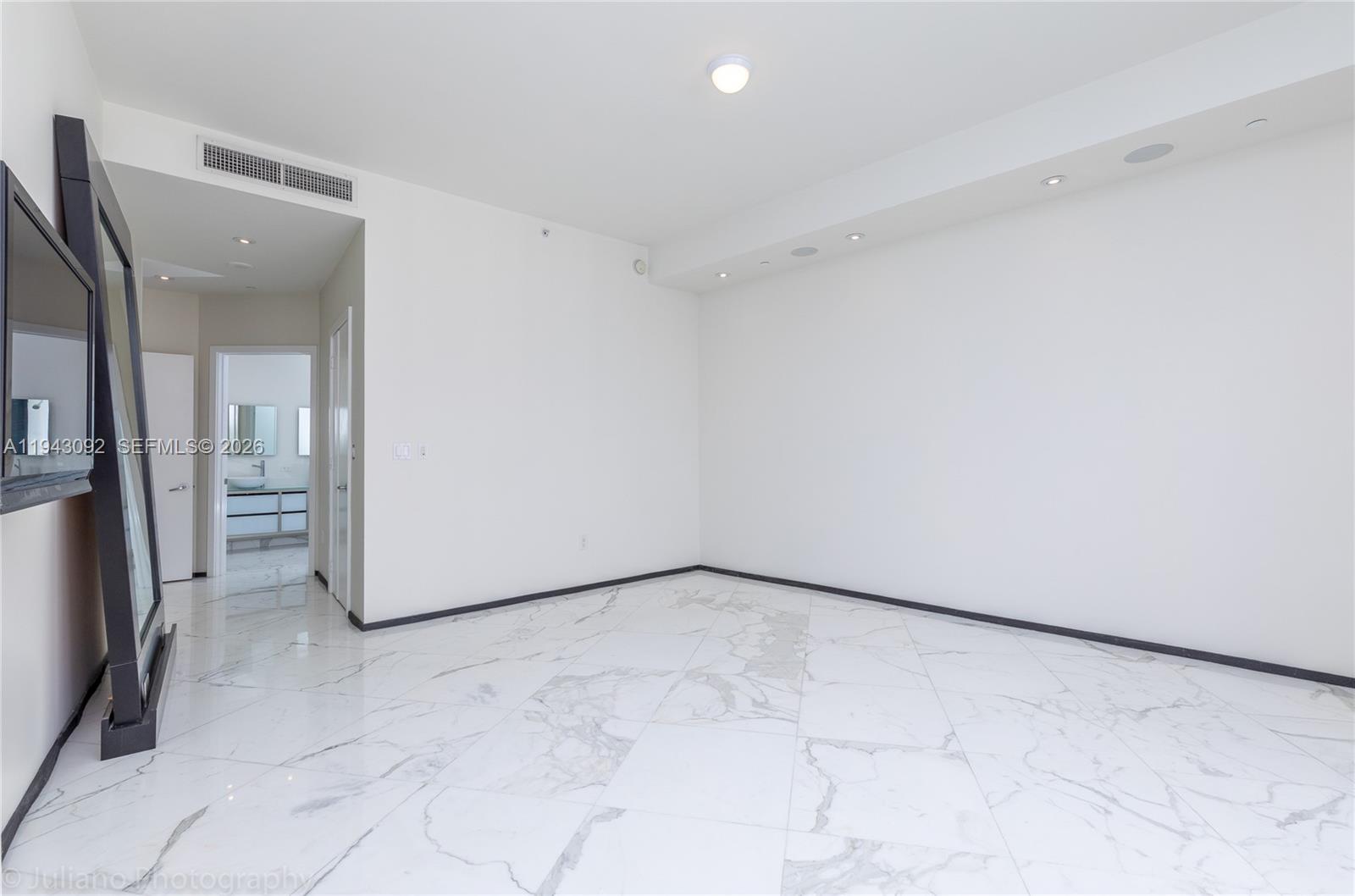 901 Brickell Key Blvd #3407 Miami, FL 33131