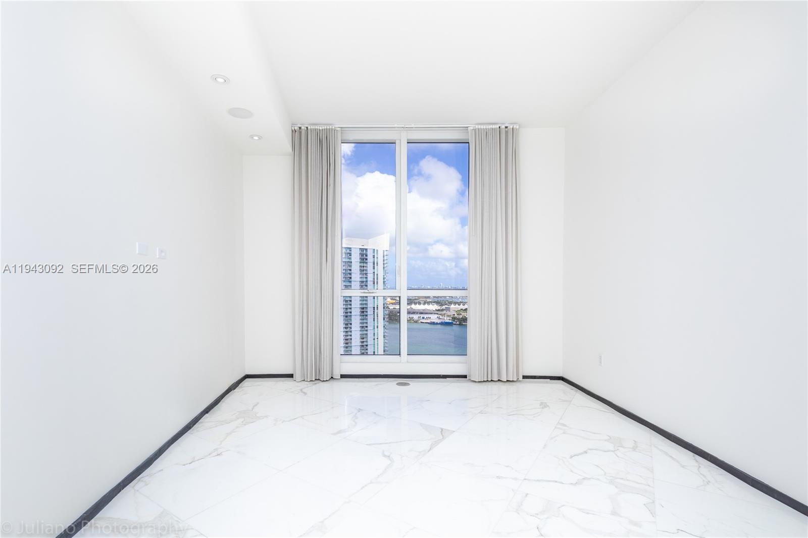 901 Brickell Key Blvd #3407 Miami, FL 33131