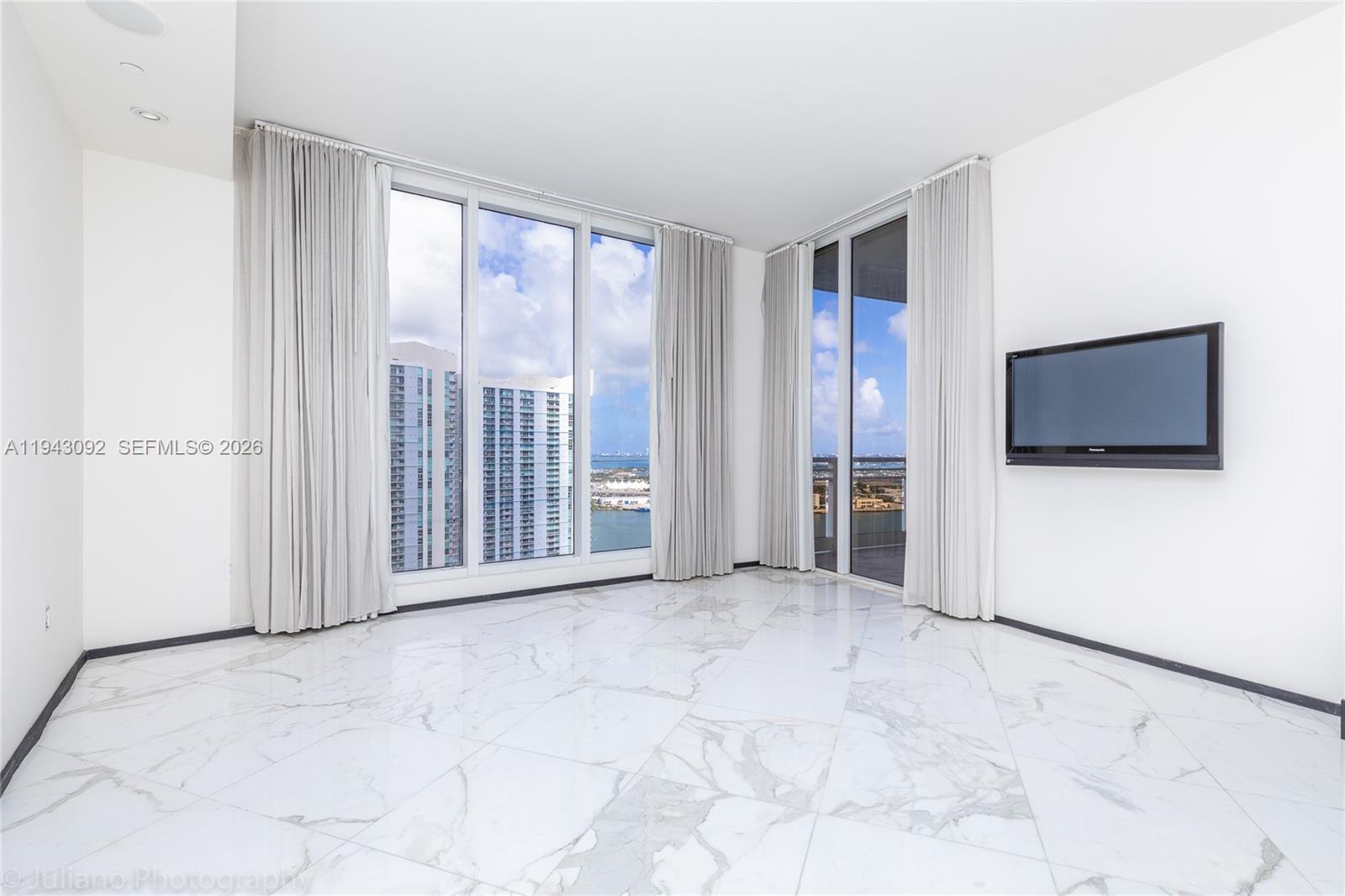 901 Brickell Key Blvd #3407 Miami, FL 33131