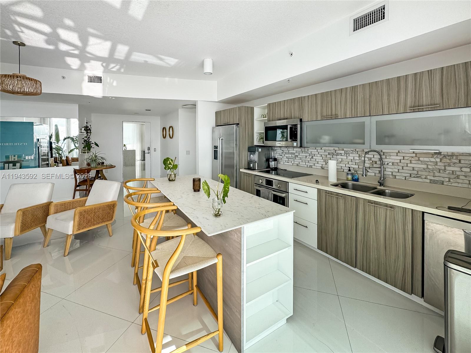 6700 Indian Crk Dr #PH7 Miami Beach, FL 33141