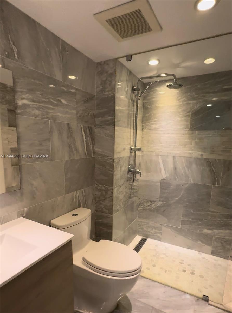 16590 NE 26th Ave #402 North Miami Beach, FL 33160