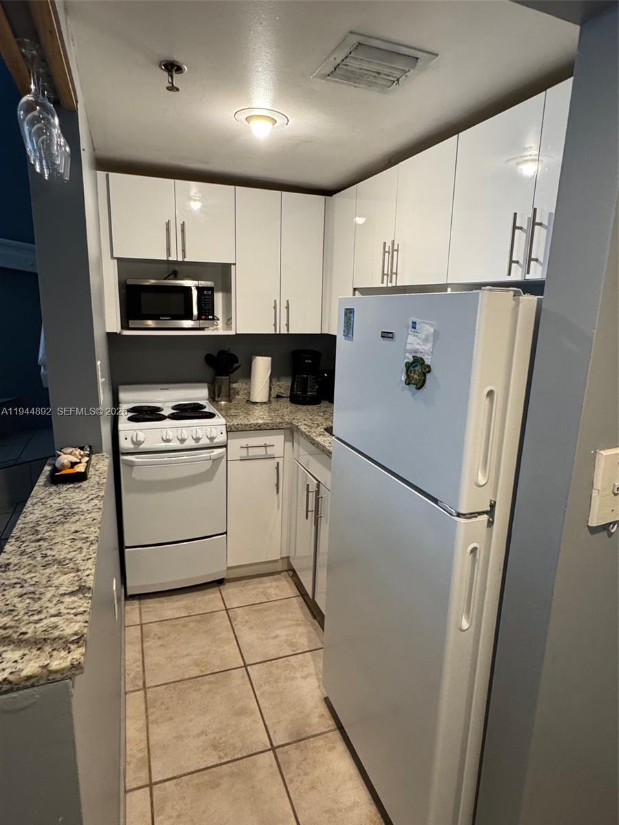 865 Collins Ave #305 Miami Beach, FL 33139