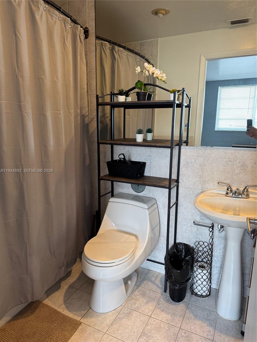 865 Collins Ave #305 Miami Beach, FL 33139