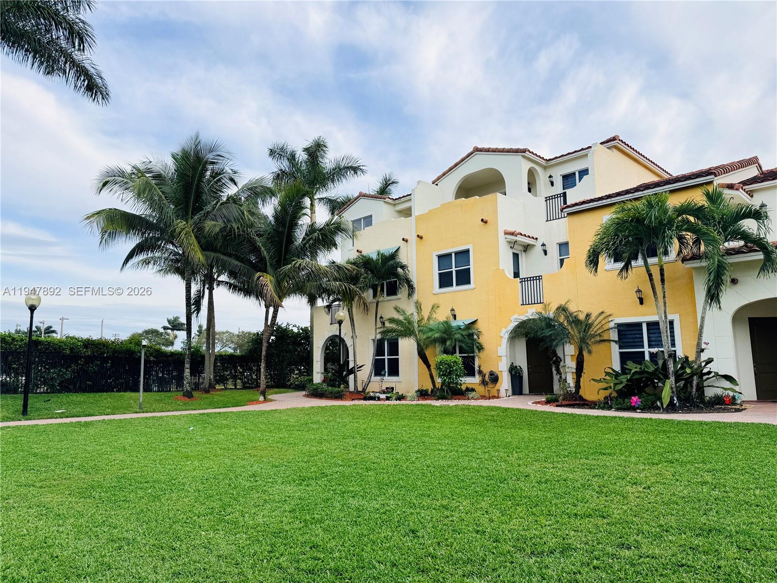 12407 NW 18th Ct Pembroke Pines, FL 33028