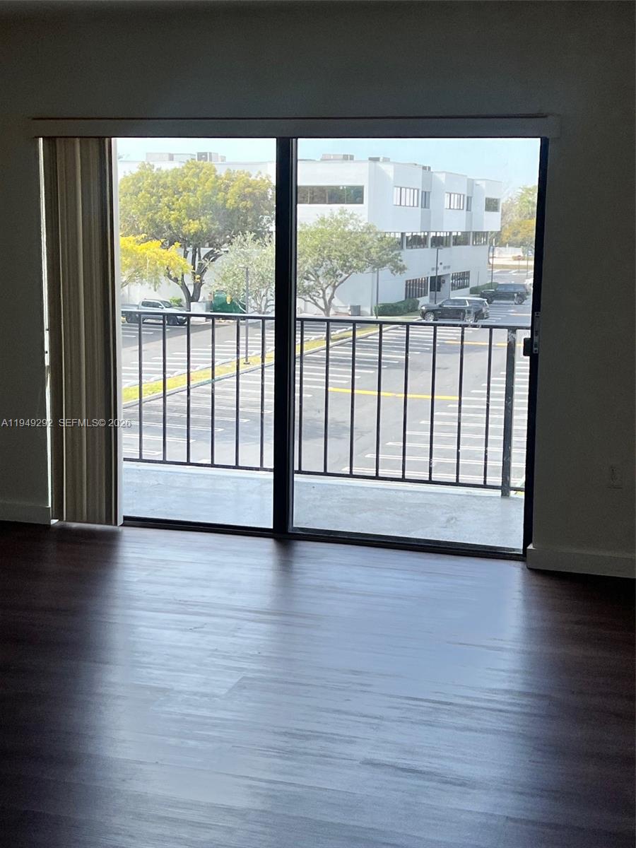 10431 N Kendall Dr #D314 Miami, FL 33176