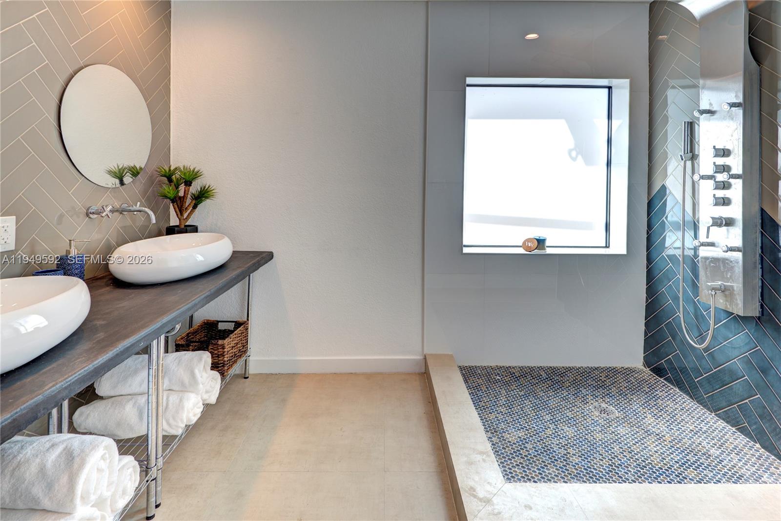 818 NW 47th St Miami, FL 33127