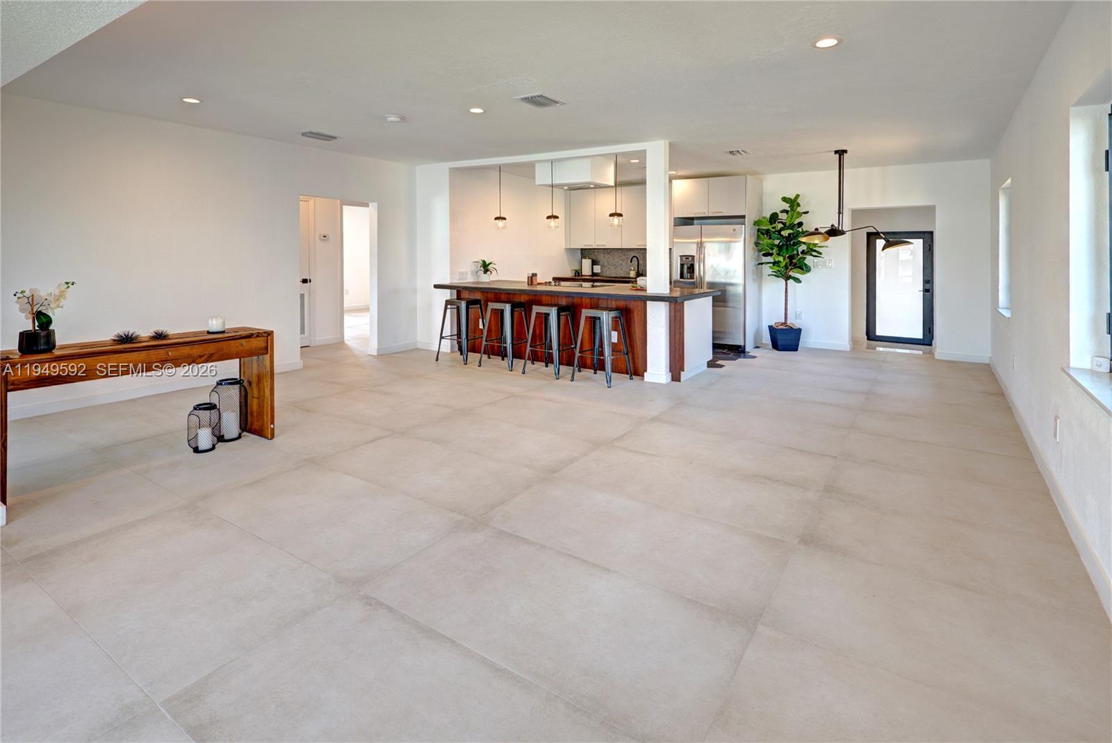 818 NW 47th St Miami, FL 33127