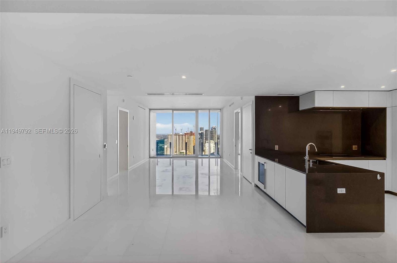 300 N Biscayne Blvd Way #4809W Miami, FL 33131