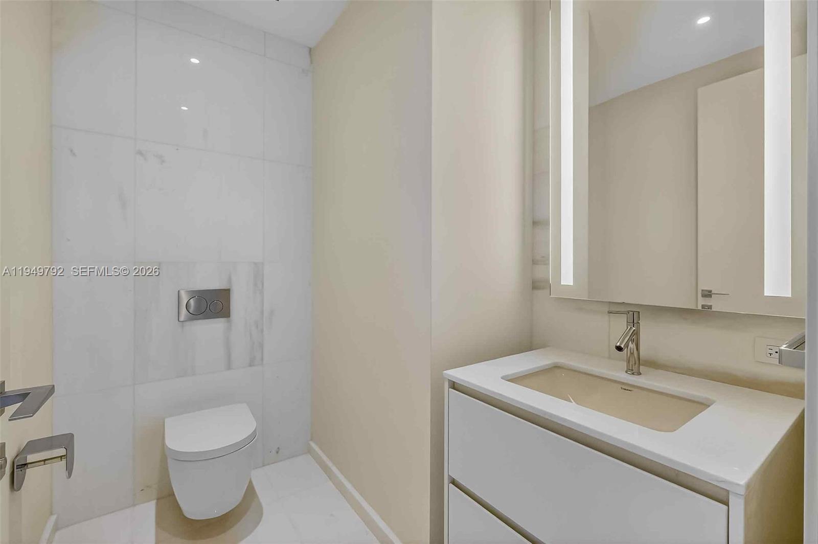 300 N Biscayne Blvd Way #4809W Miami, FL 33131