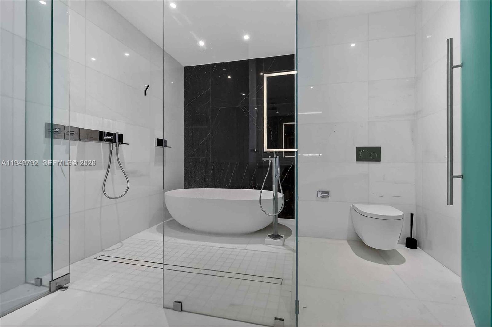 300 N Biscayne Blvd Way #4809W Miami, FL 33131