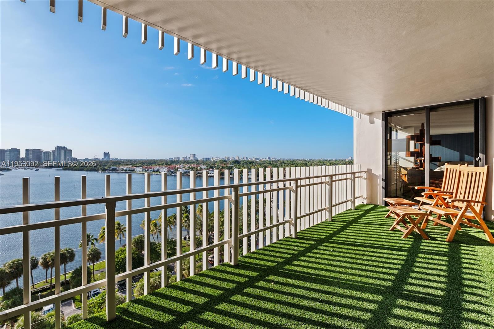 image Three Grove Isle15