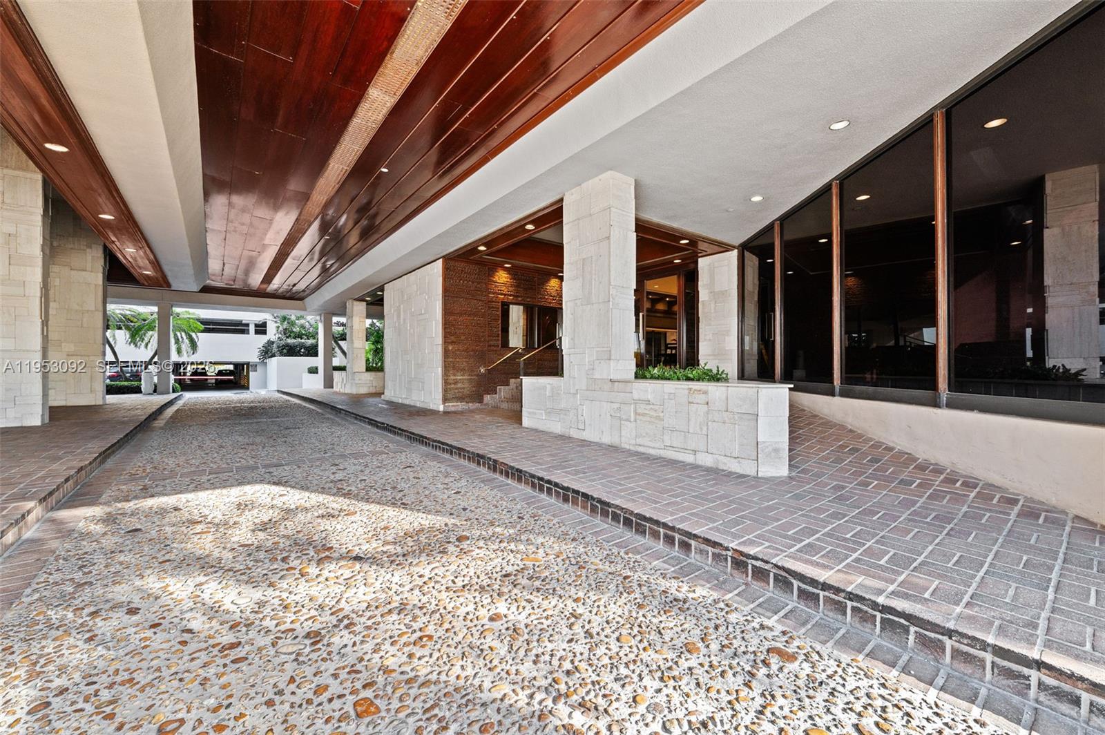 image Three Grove Isle22