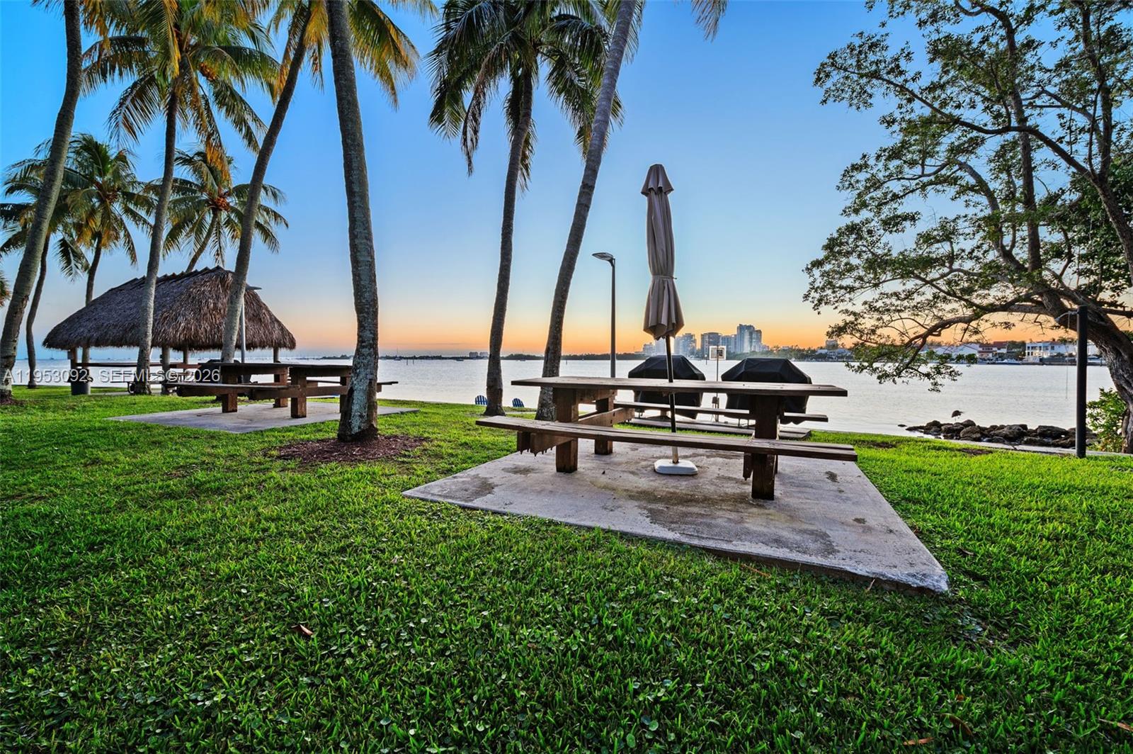 image Three Grove Isle28