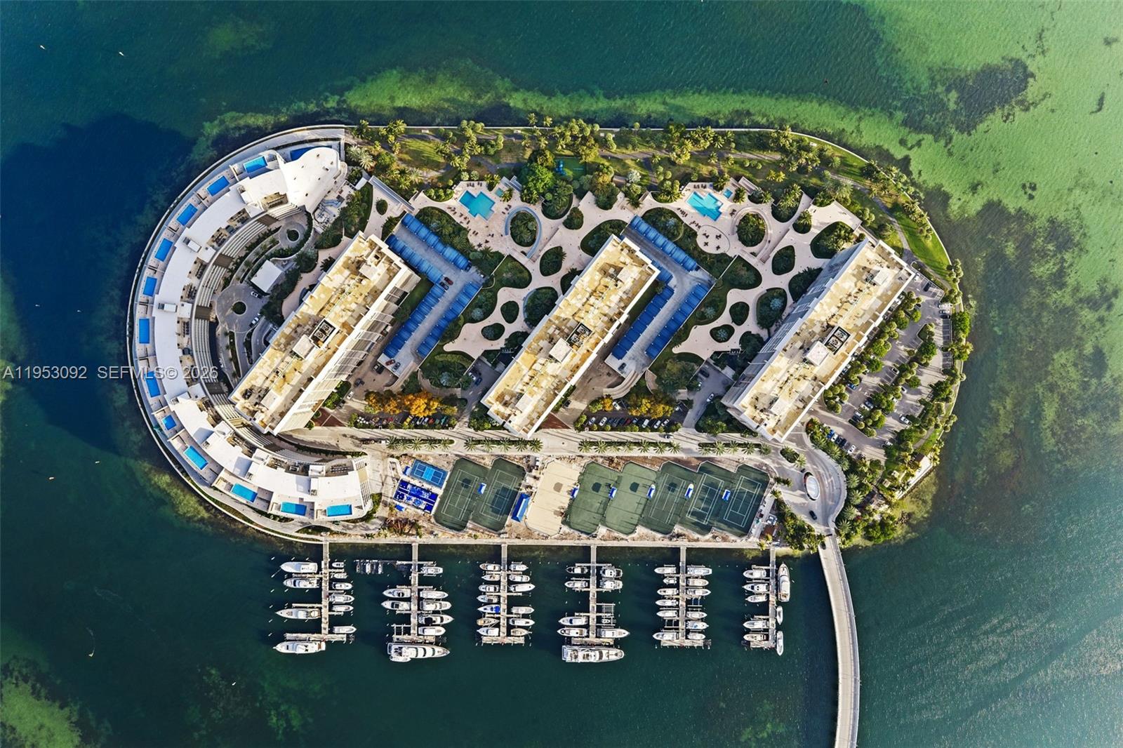 image Three Grove Isle32