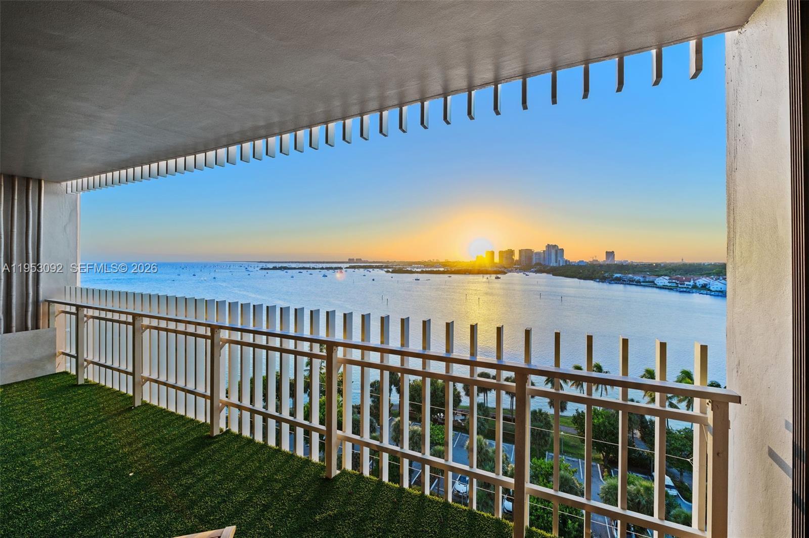 image Three Grove Isle42