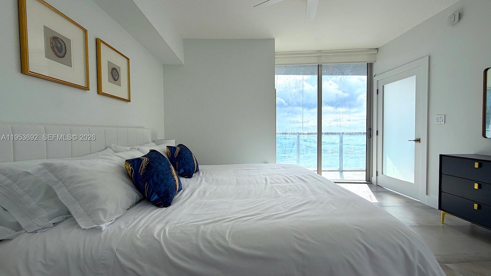 image Icon Brickell I11