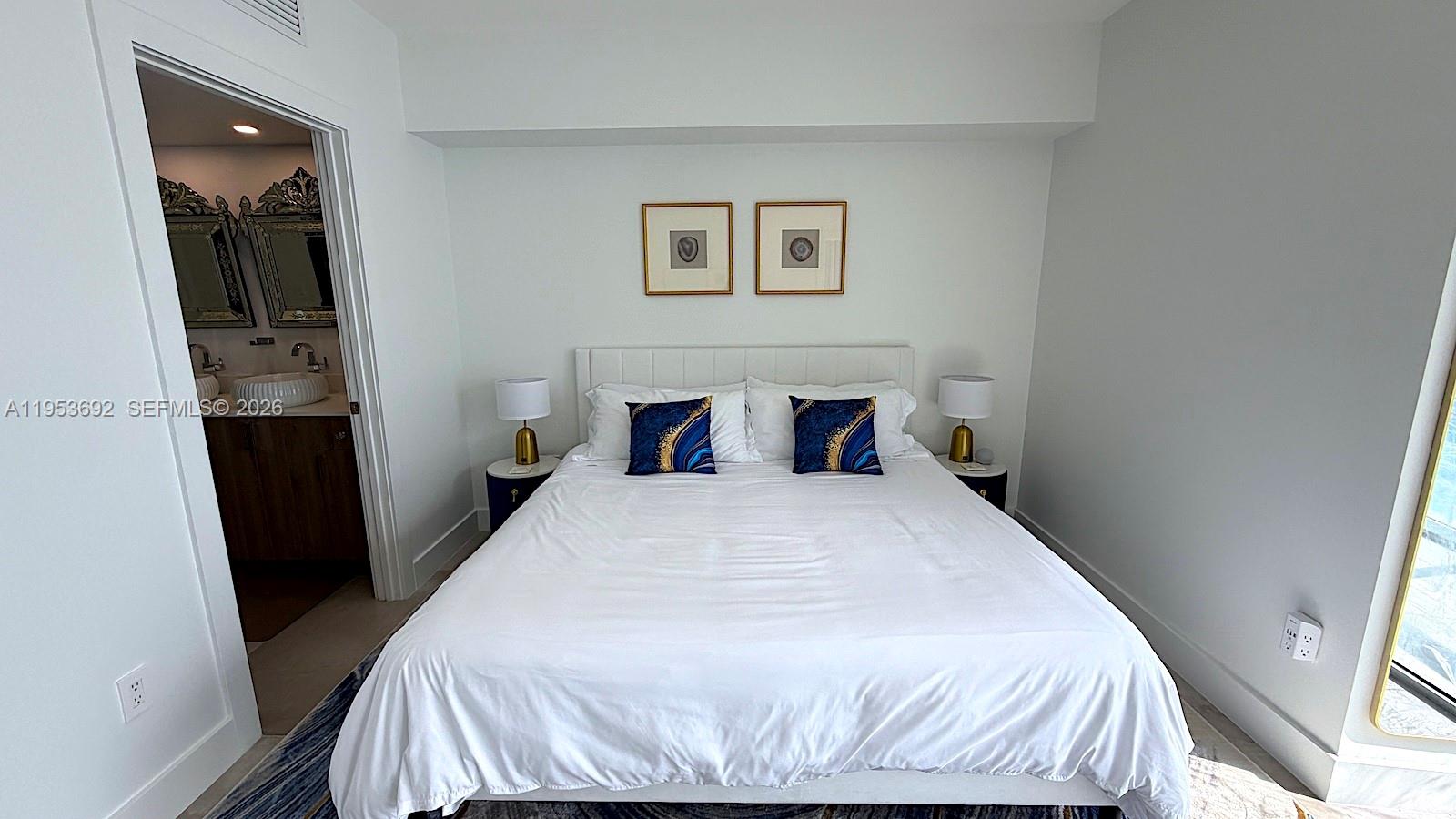 image Icon Brickell I12