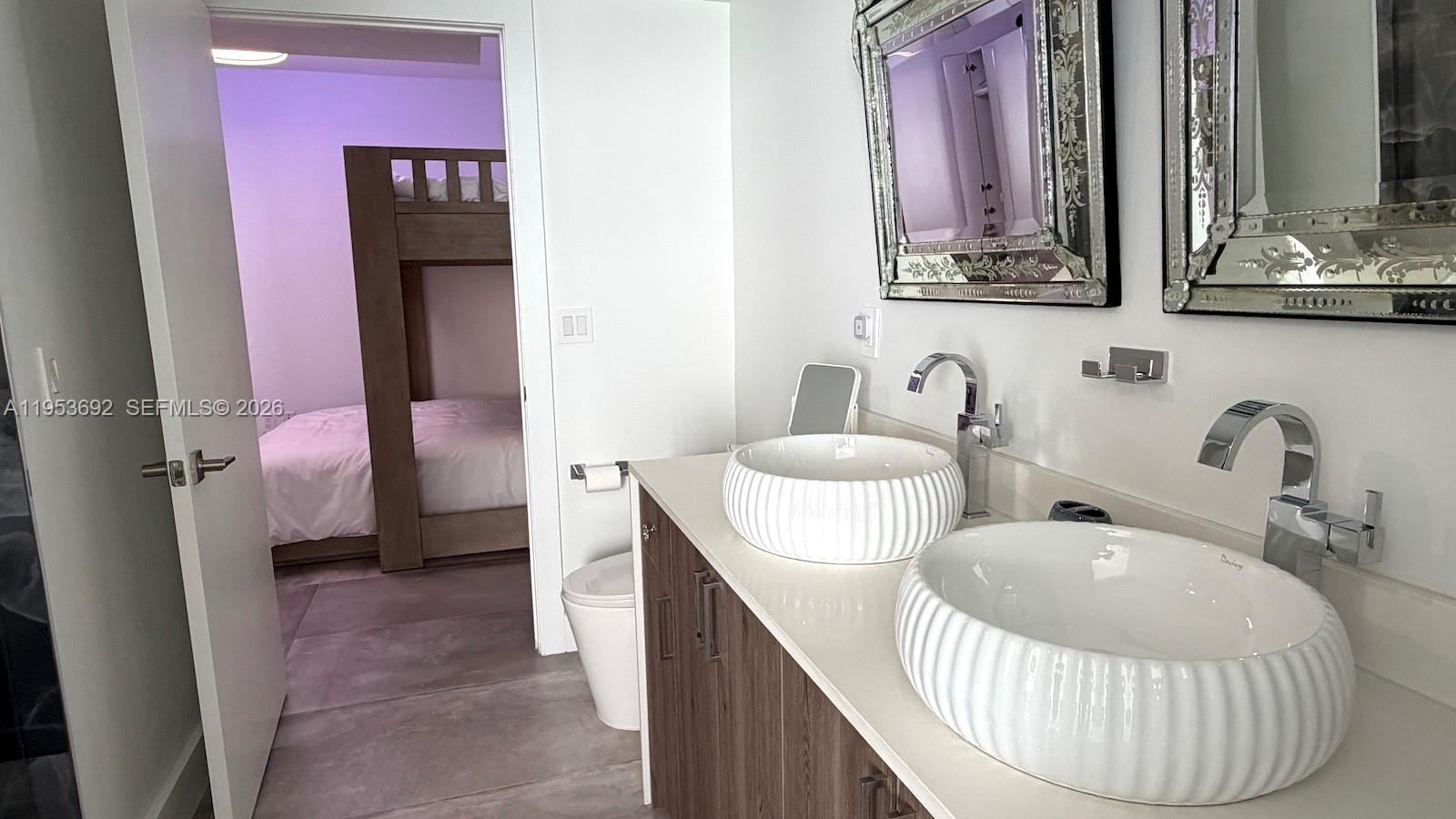 image Icon Brickell I14