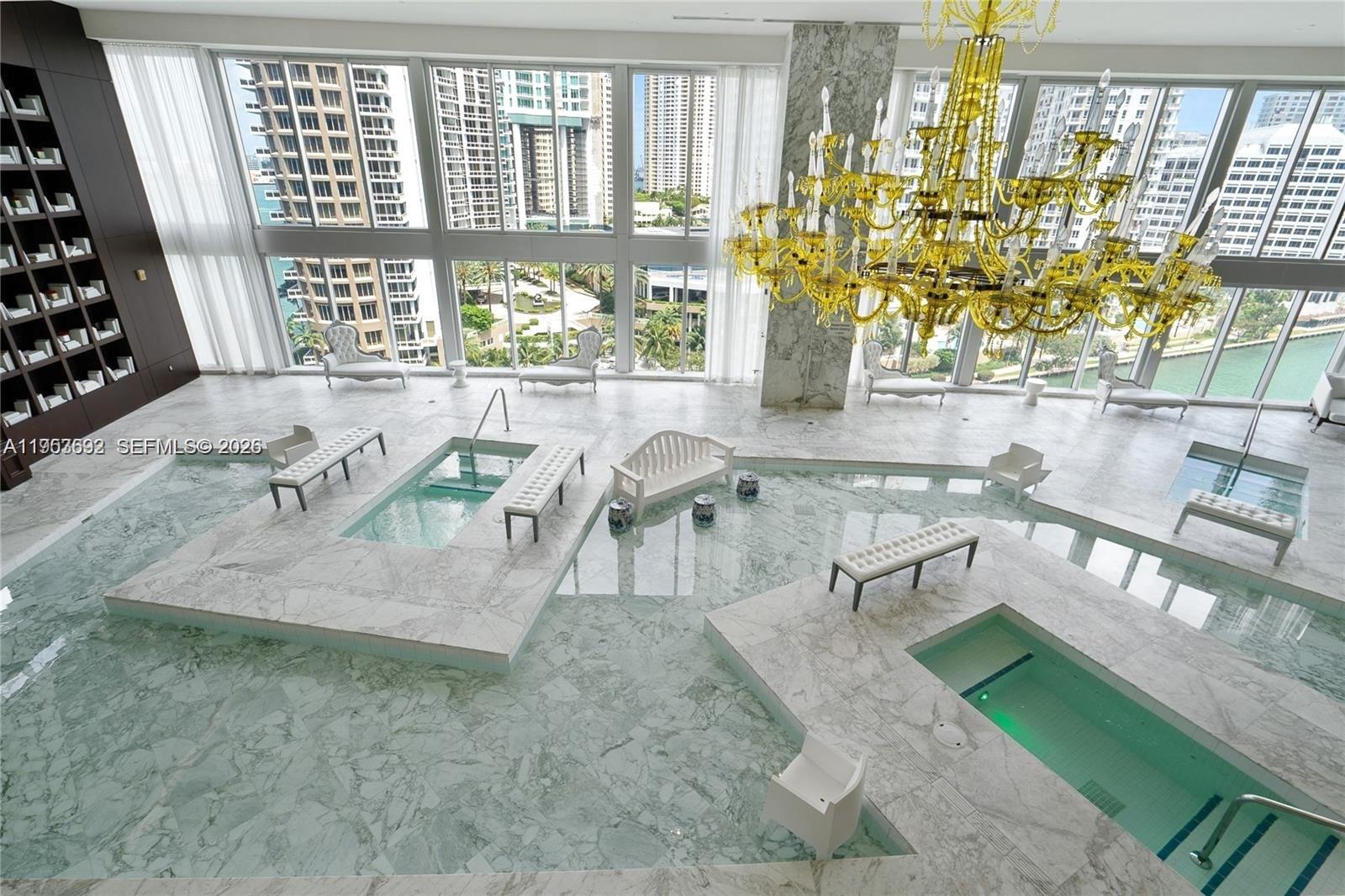 image Icon Brickell I20