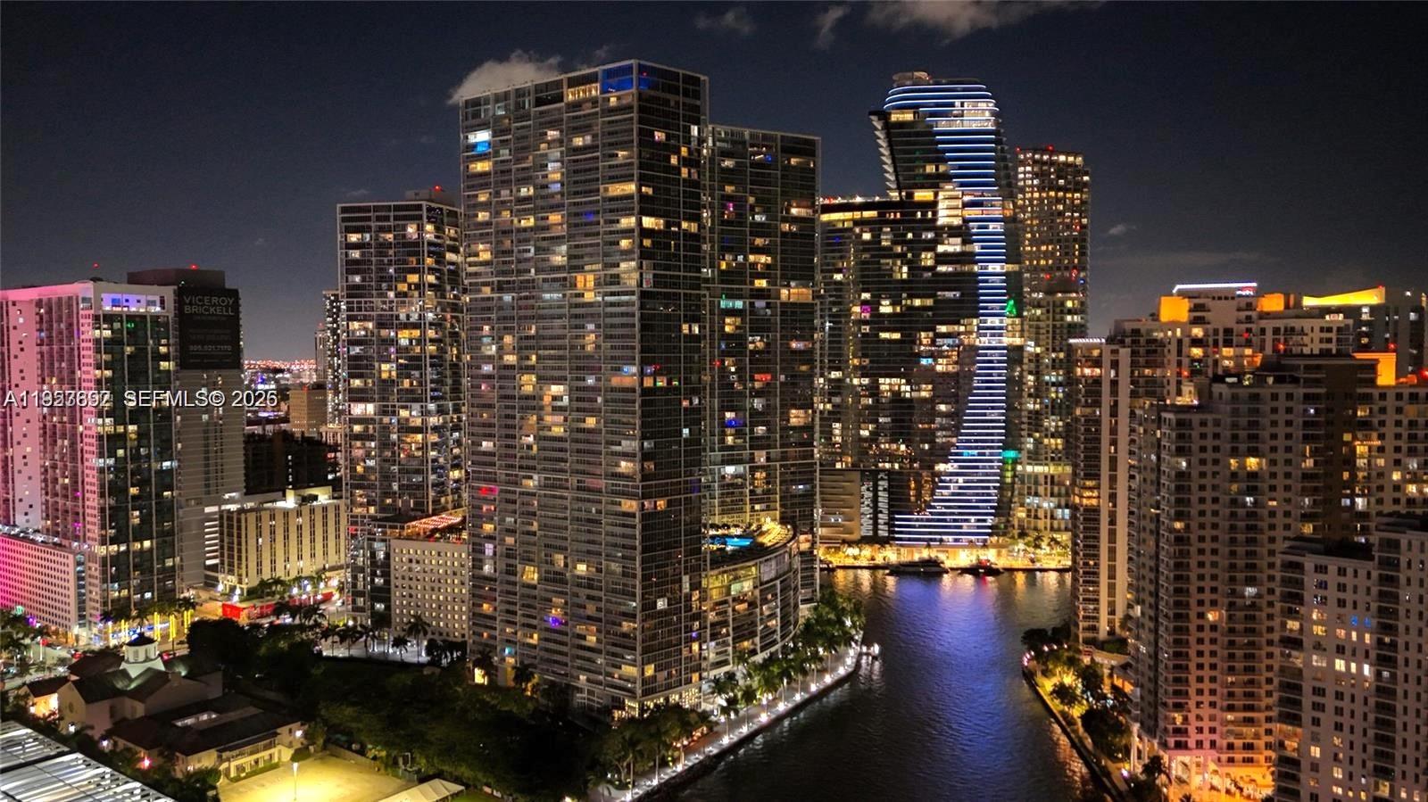 image Icon Brickell I28