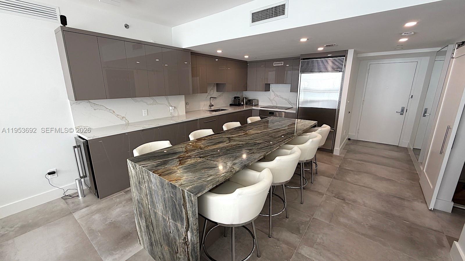 image Icon Brickell I3