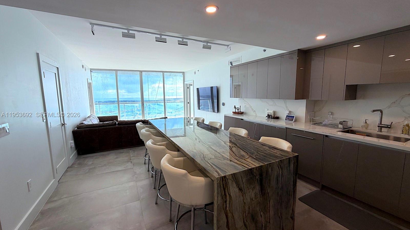 image Icon Brickell I5