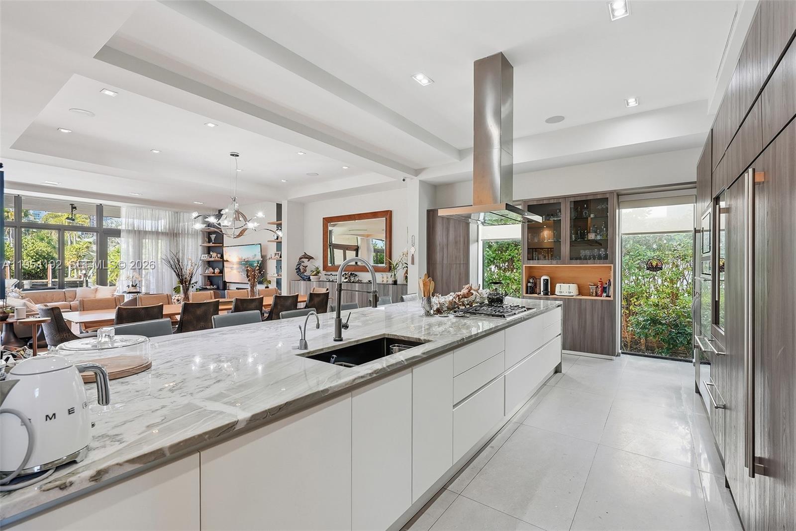 364 Golden Bch Dr Golden Beach, FL 33160