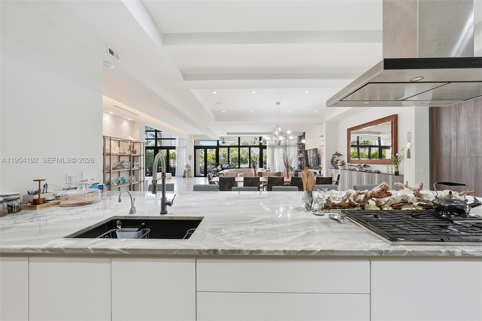 364 Golden Bch Dr Golden Beach, FL 33160