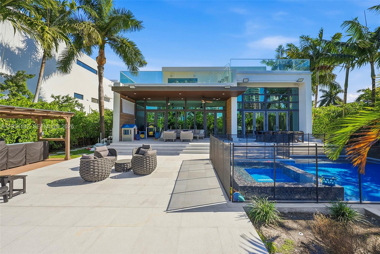 364 Golden Bch Dr Golden Beach, FL 33160