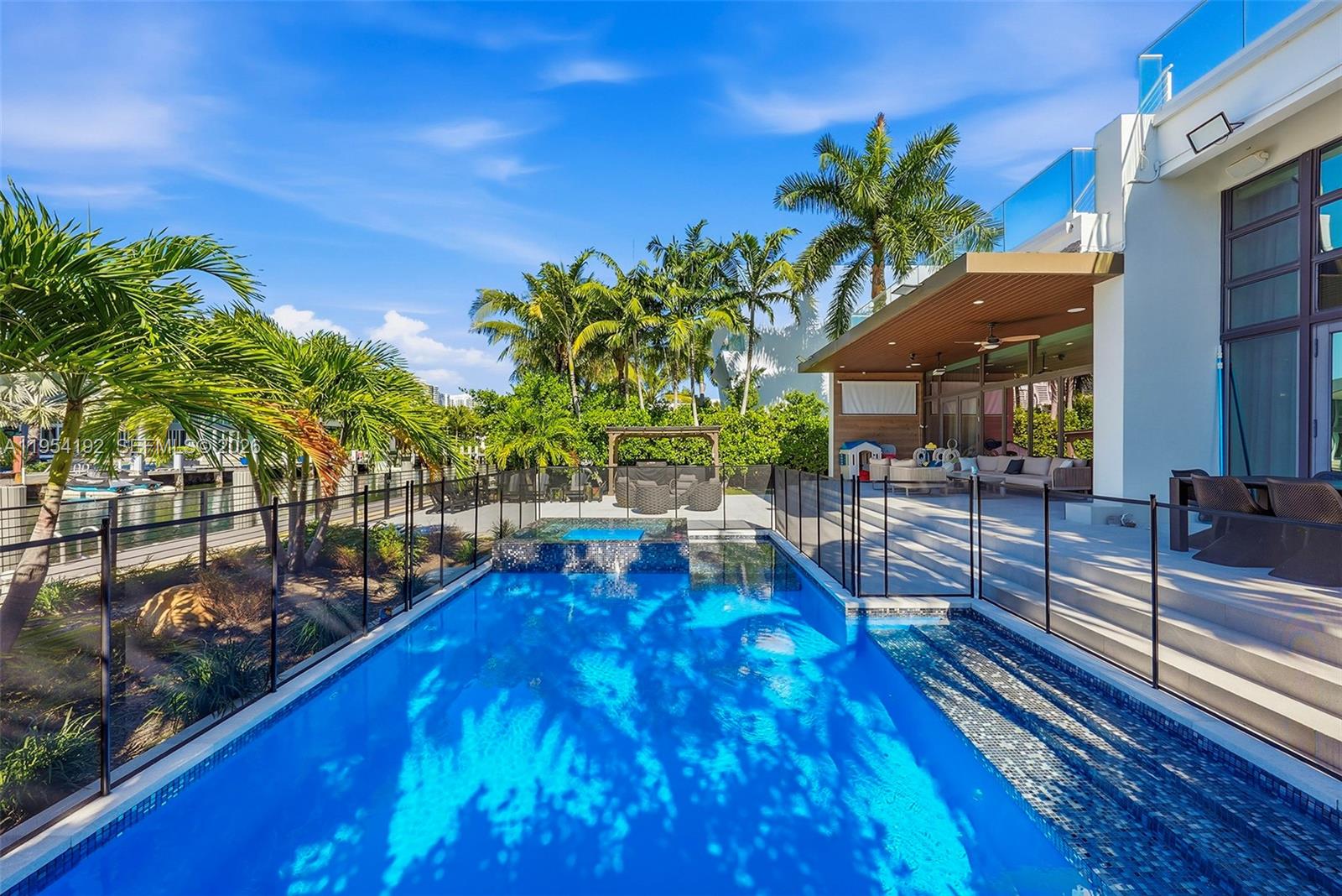 364 Golden Bch Dr Golden Beach, FL 33160