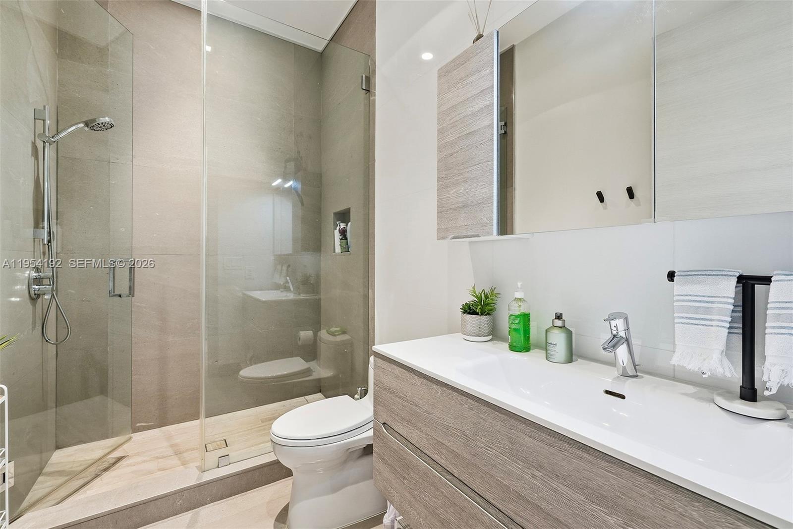 364 Golden Bch Dr Golden Beach, FL 33160