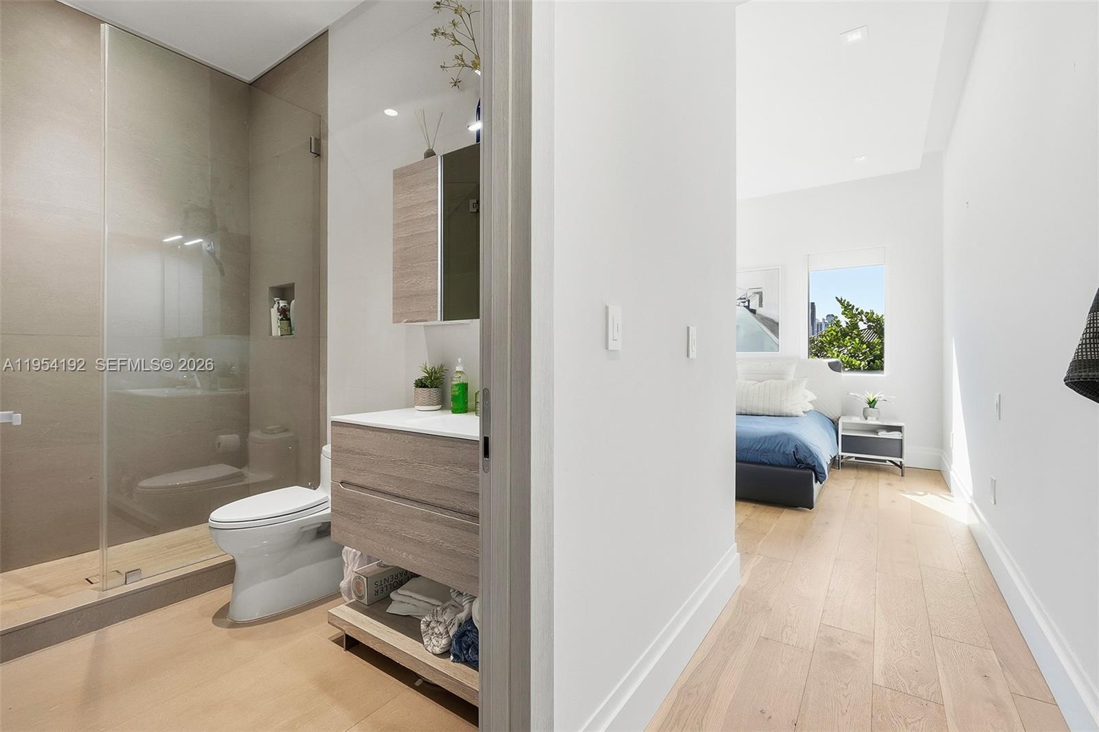 364 Golden Bch Dr Golden Beach, FL 33160