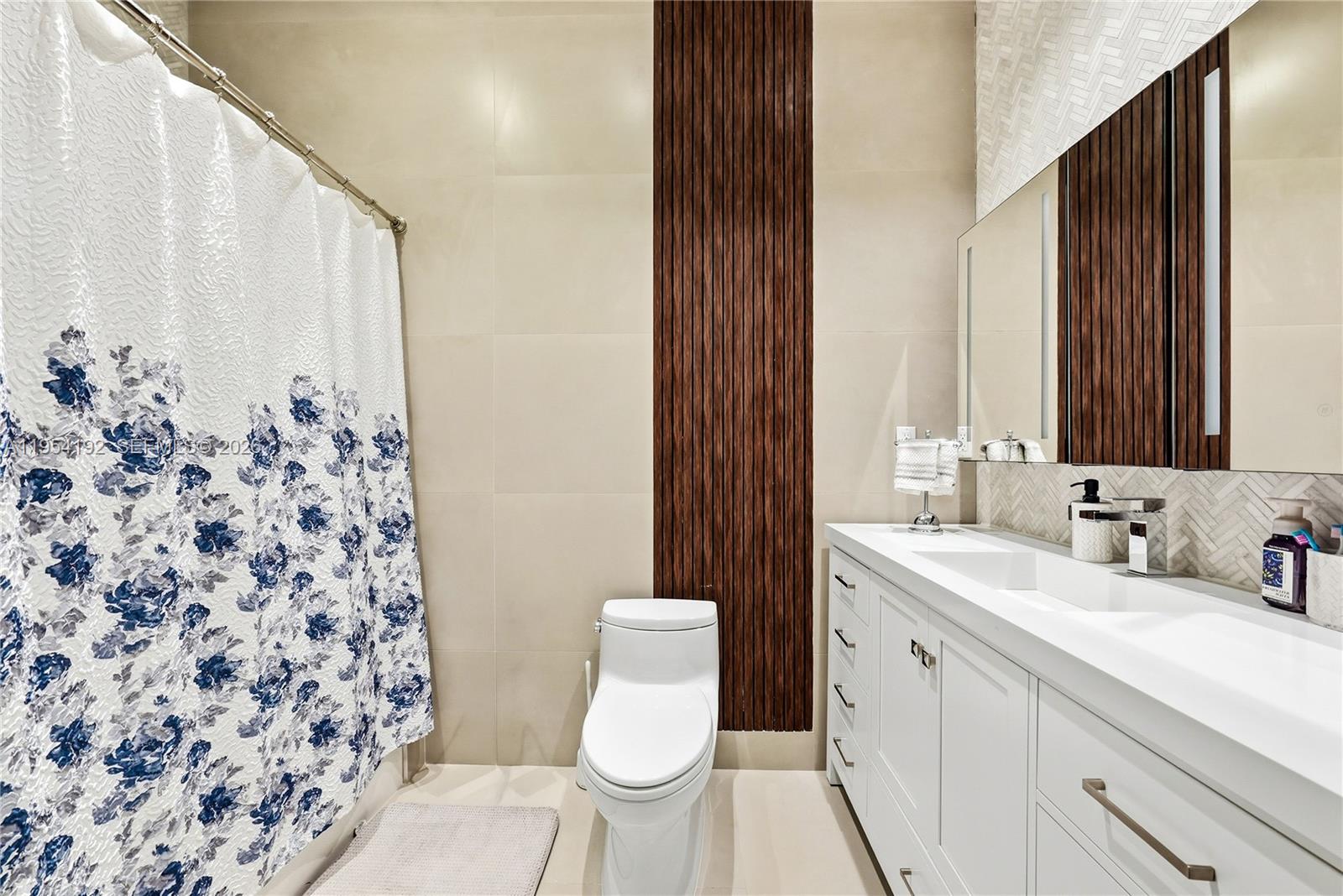 364 Golden Bch Dr Golden Beach, FL 33160