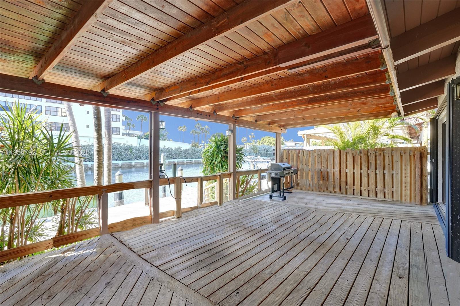 2619 S Parkview Dr Hallandale Beach, FL 33009