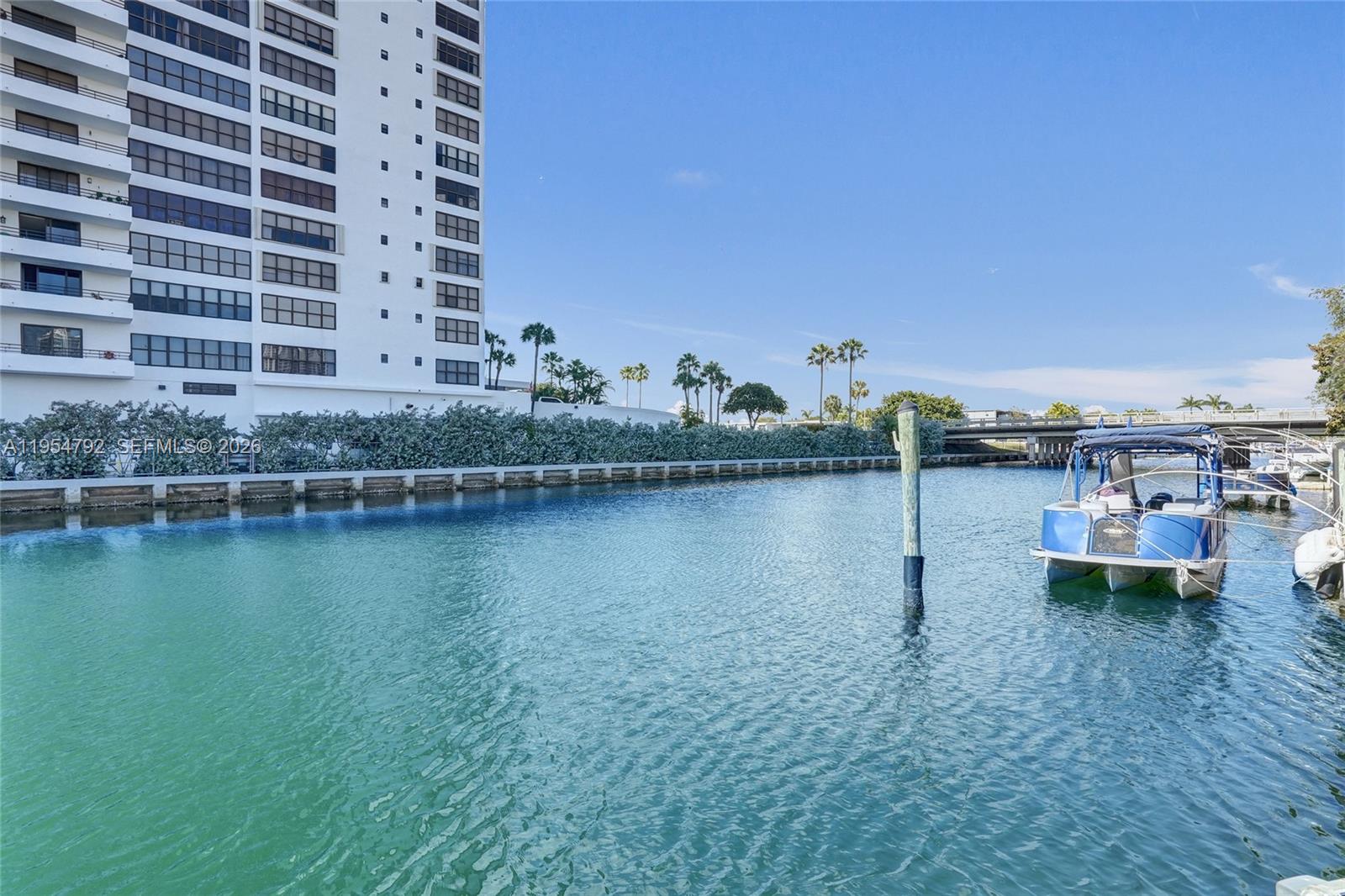 2619 S Parkview Dr Hallandale Beach, FL 33009