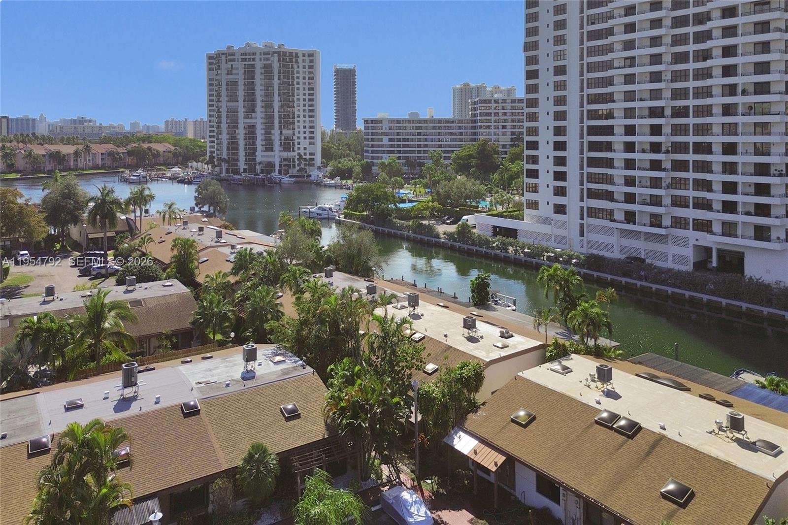 2619 S Parkview Dr Hallandale Beach, FL 33009