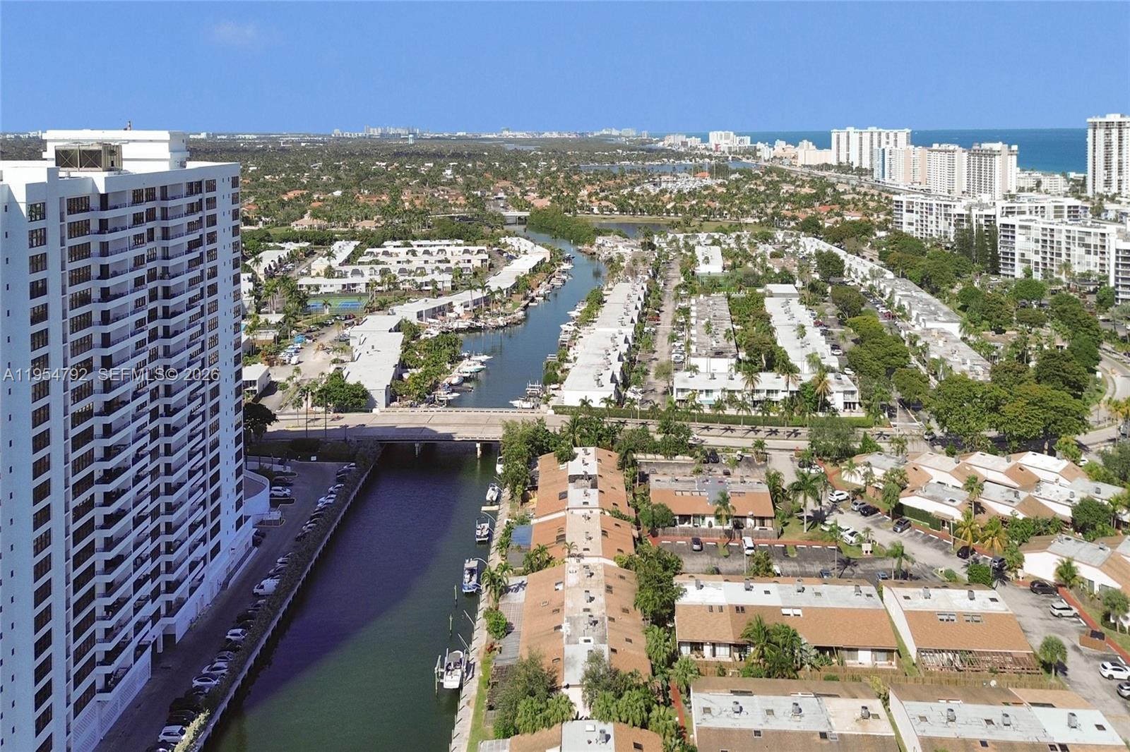 2619 S Parkview Dr Hallandale Beach, FL 33009