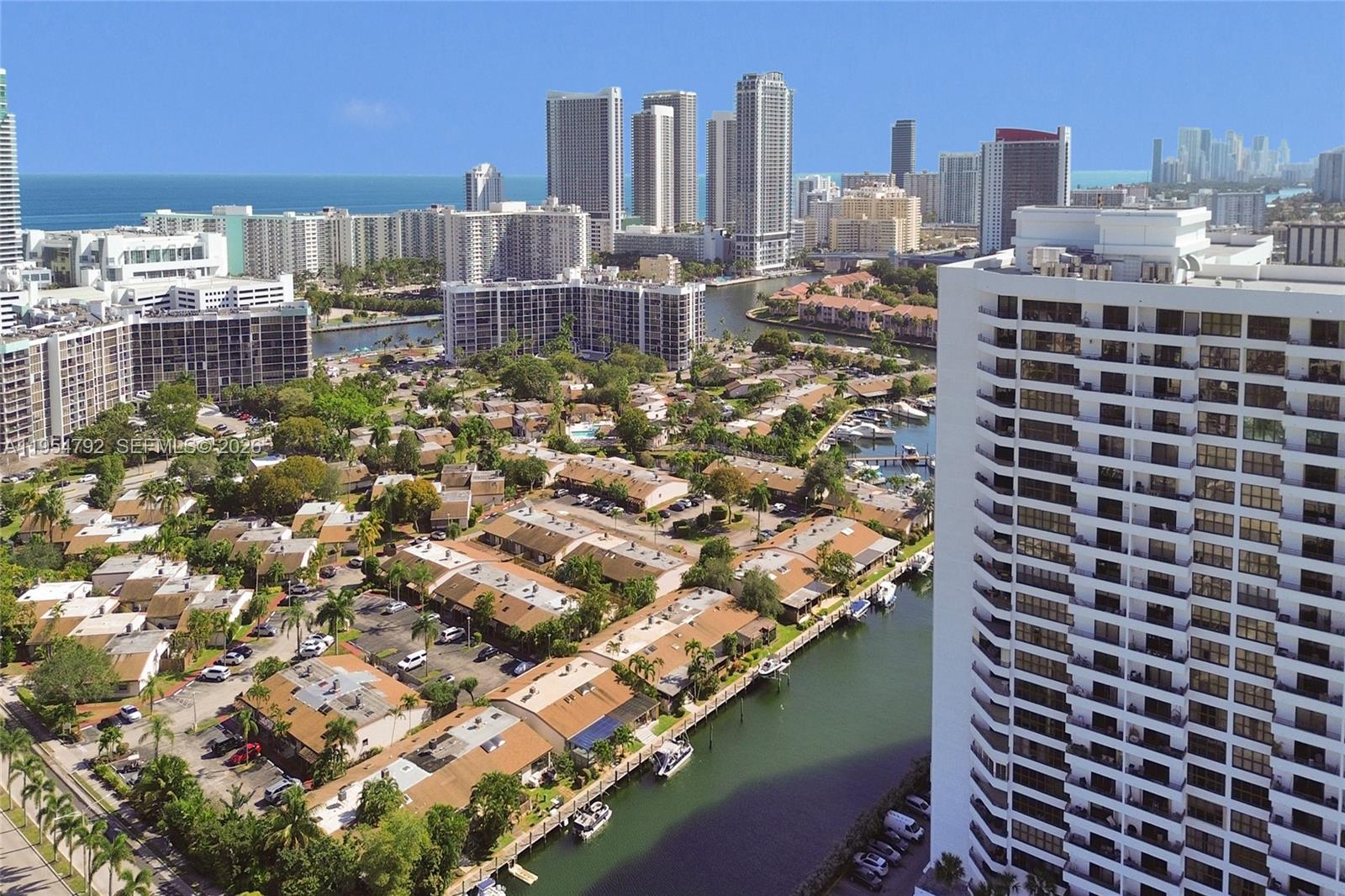 2619 S Parkview Dr Hallandale Beach, FL 33009