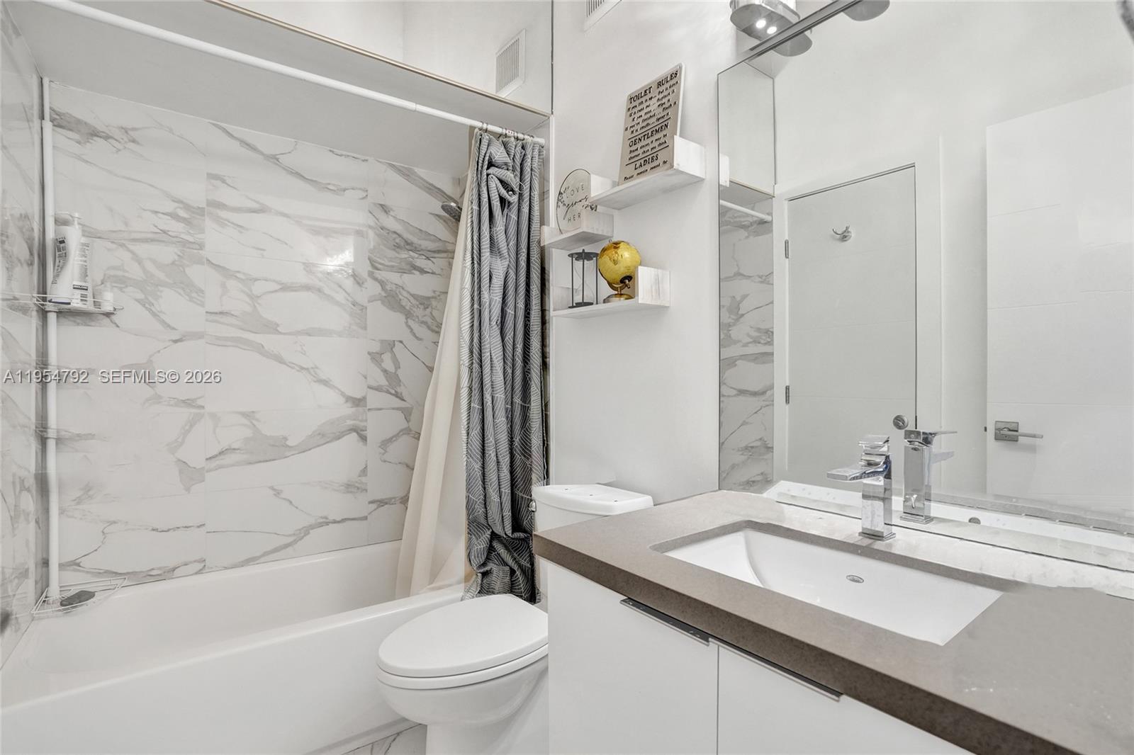 2619 S Parkview Dr Hallandale Beach, FL 33009