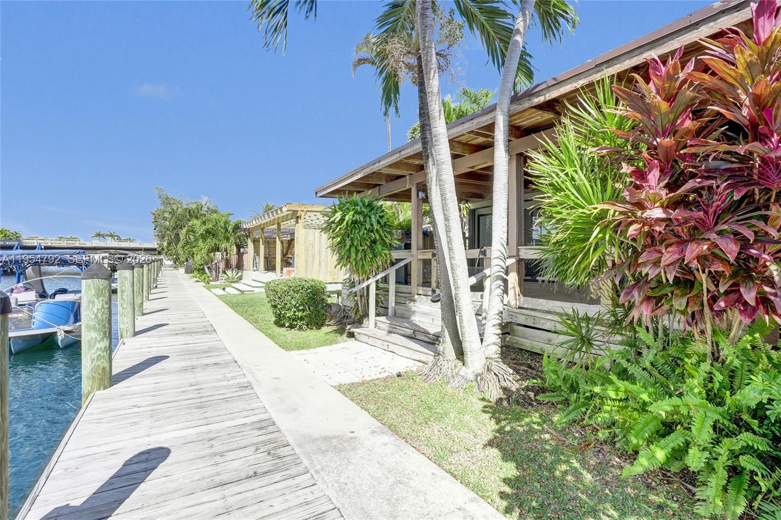 2619 S Parkview Dr Hallandale Beach, FL 33009