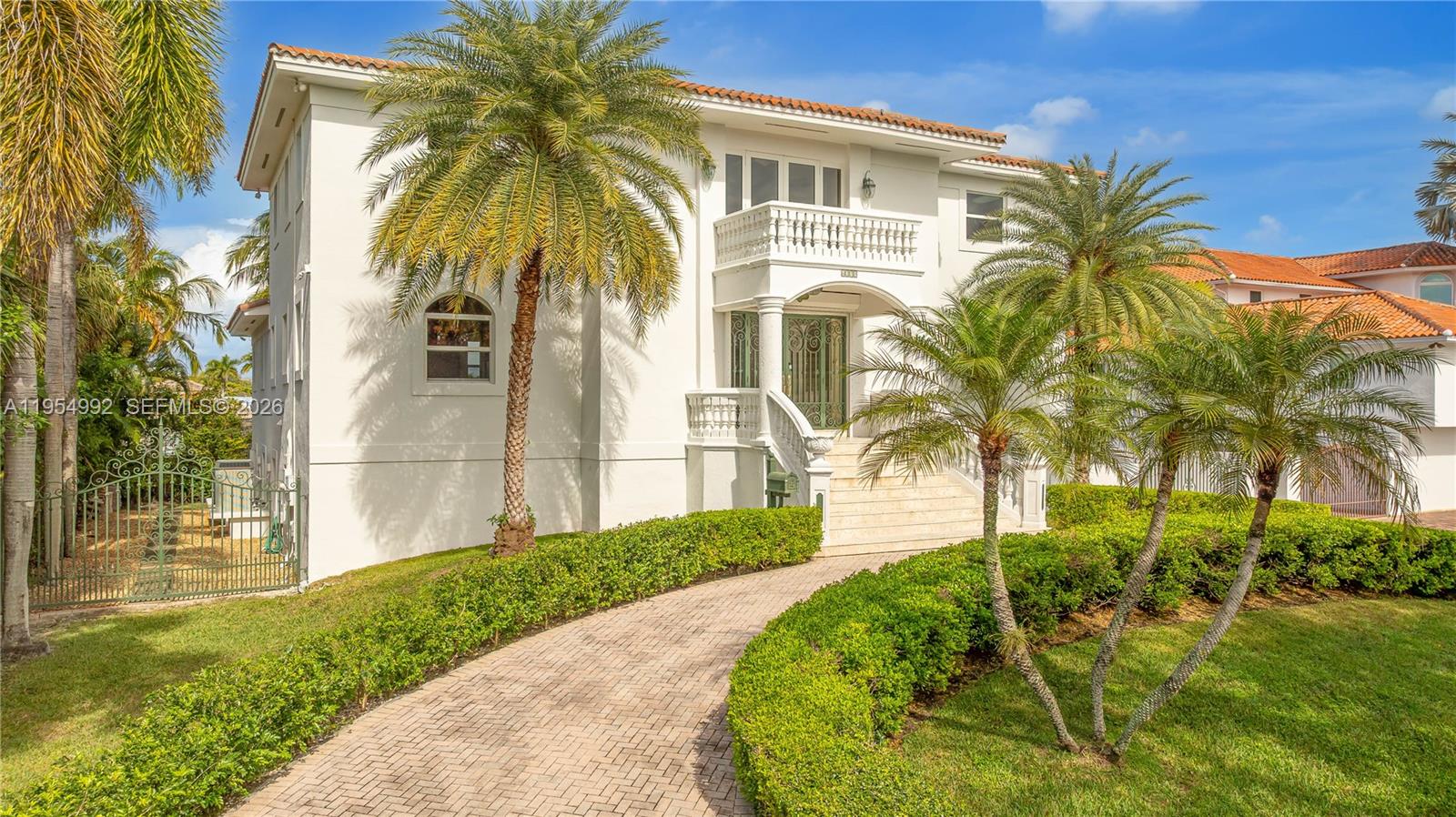 6275 Dolphin Dr Coral Gables, FL 33158